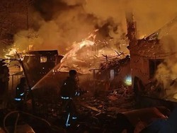 Rusia Bombardir Apartemen-Rumah di Ukraina, 3 Orang Tewas