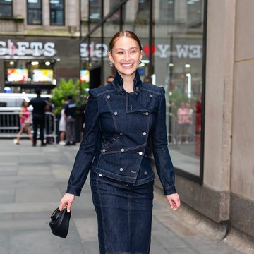 Intip Gaya Stylish Lola Tung dengan Koleksi Tas Kate Spade New York dalam Promosi The Summer I Turned Pretty