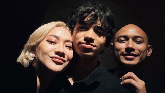 Dengan Air Mata Bahagia, 7 Momen BCL dan Tiko Rayakan Ultah Noah