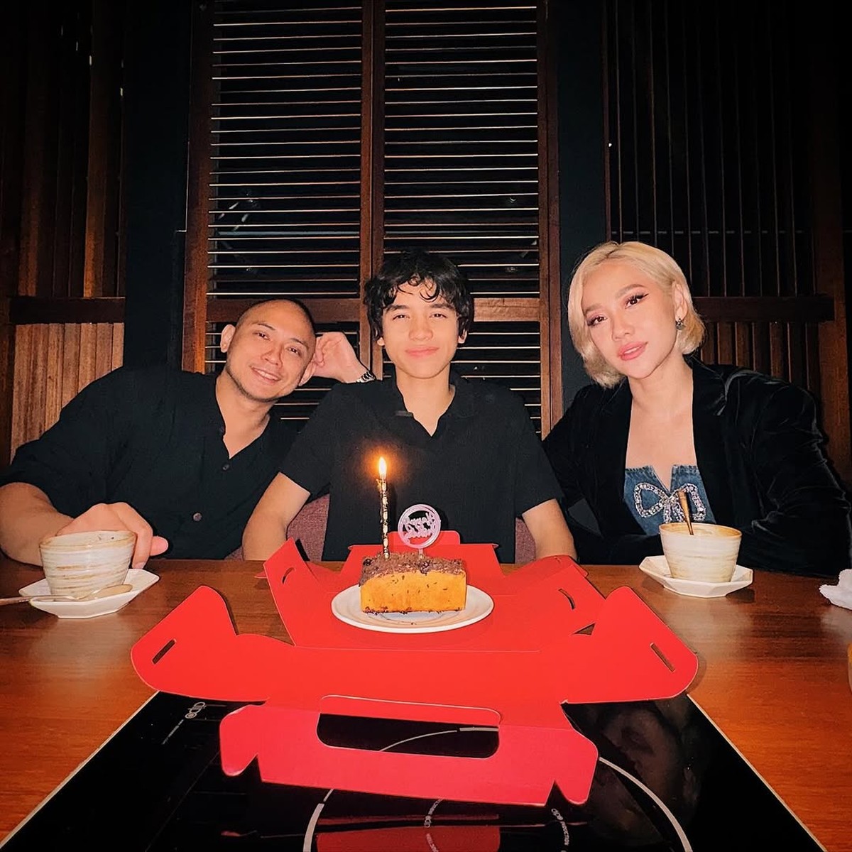 Noah Sinclair ulang tahun ke-15&period;