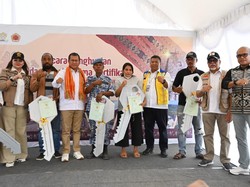 Pemkab Kupang Serahkan 324 Rumah Bagi Warga Eks Timtim, Bupati: Jangan Dijual