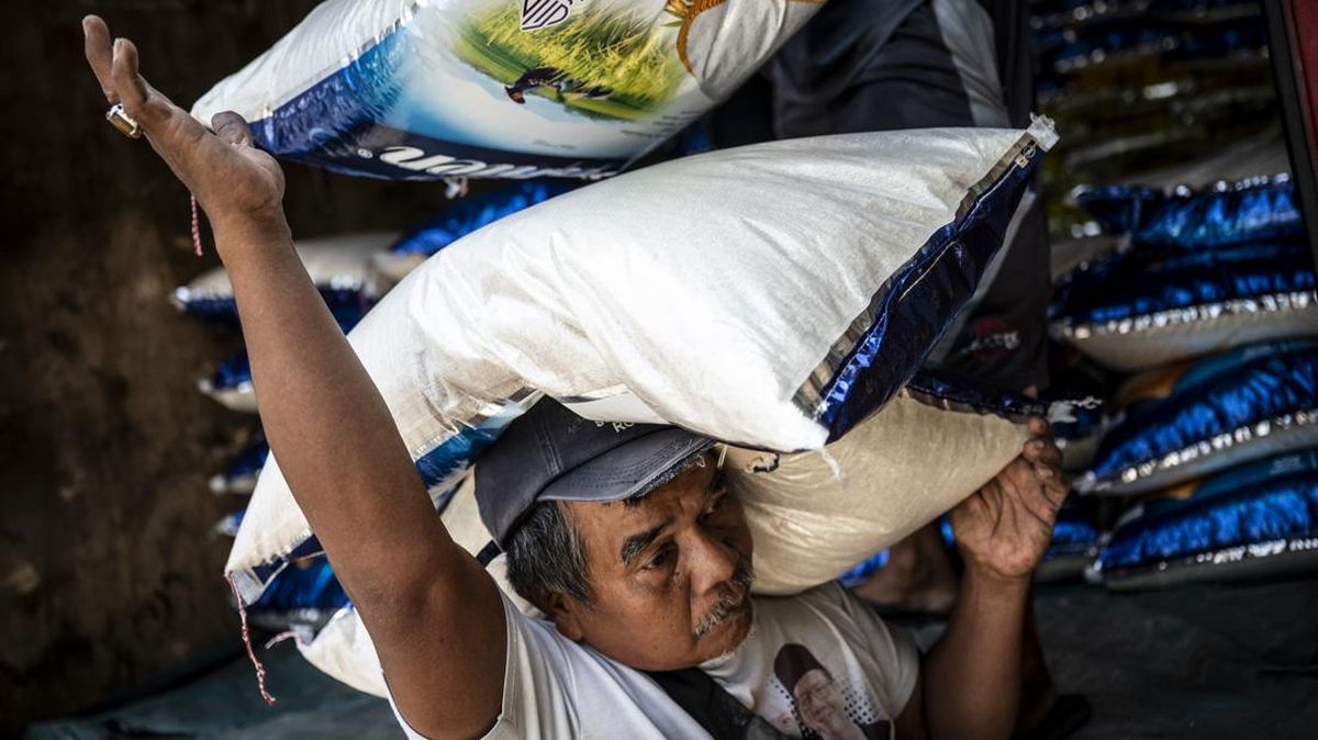 FOTO: Stok Beras Jawa Tengah Surplus 1,5 Juta Ton