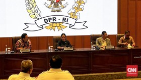 Puan Terima Massa Buruh di DPR, Sindir Demo Anarkis
