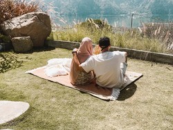 7 Potret Duka Riza Shahab & Istri Kehilangan Anak Kedua yang Meninggal 20 Hari Setelah Lahir