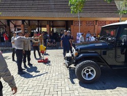 Cegah Laka Wisata, Satlantas Probolinggo Uji Kelayakan Jeep Bromo Gratis