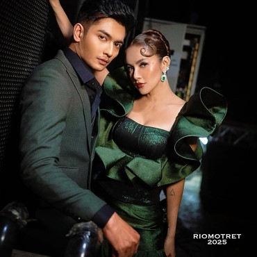 Sempat Bantah Pacaran, 7 Potret Teuku Ryan & Olla Ramlan Pamer Pakai Baju Couple
