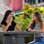 Menurut Ilmu Psikologi, Jangan Pernah Ceritakan 6 Hal Ini pada Orang Lain