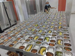Melihat Langsung Dapur MBG Palmerah di Tengah Kasus Keracunan Massal