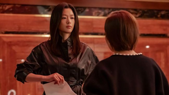 Penulis naskah Chung Seo-kyung akhirnya buka suara mengenai kontroversi dialog drama Tempest yang bersinggungan dengan China.