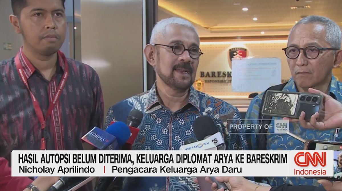 VIDEO: Hasil Autopsi Belum Diterima, Keluarga Arya Daru ke Bareskrim