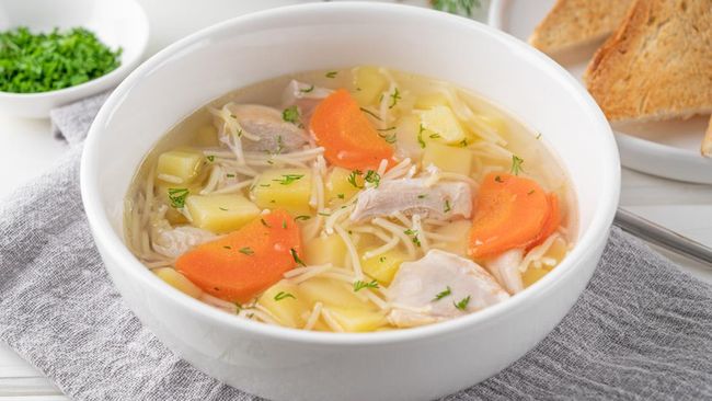 5 Resep Sop Ayam Kampung hingga Bening, Enak dan Gurih