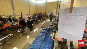 FOTO: Ratusan Siswa Keracunan MBG di Cipongkor Jawa Barat