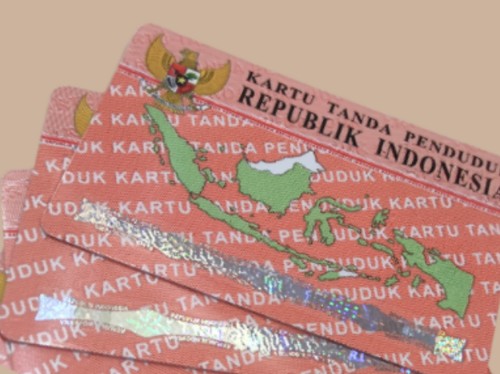 KTP WNA di Indonesia Warna Apa?