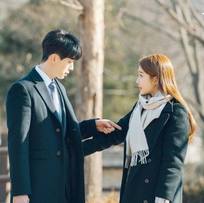 Setelah beradu akting dalam Goblin, Lee Dong Wook dan Yoo In Na dipertemukan dalam drama Touch Your Heart.