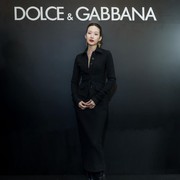 5 Gaya Elegan Moon Ga Young di Pembukaan Dolce & Gabbana Pop-Up Store di Plaza Indonesia
