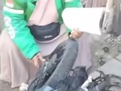 Motor Driver Ojol Dibakar Saat Bentrok Antarwarga di Tallo Makassar