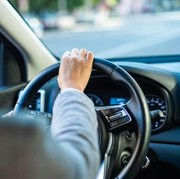 Ingin Perjalanan Selalu Aman? Simpan 5 Benda Ini di Mobil