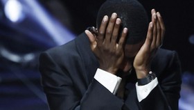 Ousmane Dembele Menangis Saat Jadi Pemenang Ballon d'Or 2025