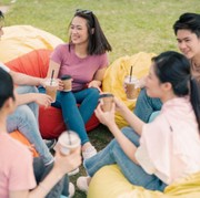 5 Cara Punya Circle Pertemanan Baru yang Asik untuk Kamu yang Pemalu