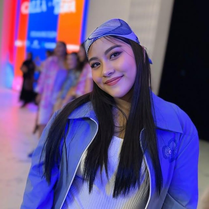 <p>"Senengggg banget <em>@songlouisa__</em> di ajakin <em>@papahedwan_&nbsp;</em>beneran <em>Fashion Show</em> lagi bersama gank nyaaah, setelah bertahun-tahun lamanya trakhir <em>show</em> sm papah. Berasa banget langsung masuk <em>vibe</em> masa remaja ku dulu," tulis Meisya lewat unggahannya di Instagram, Selasa (23/09/2025). (Foto: Instagram @meisya_siregar)</p>