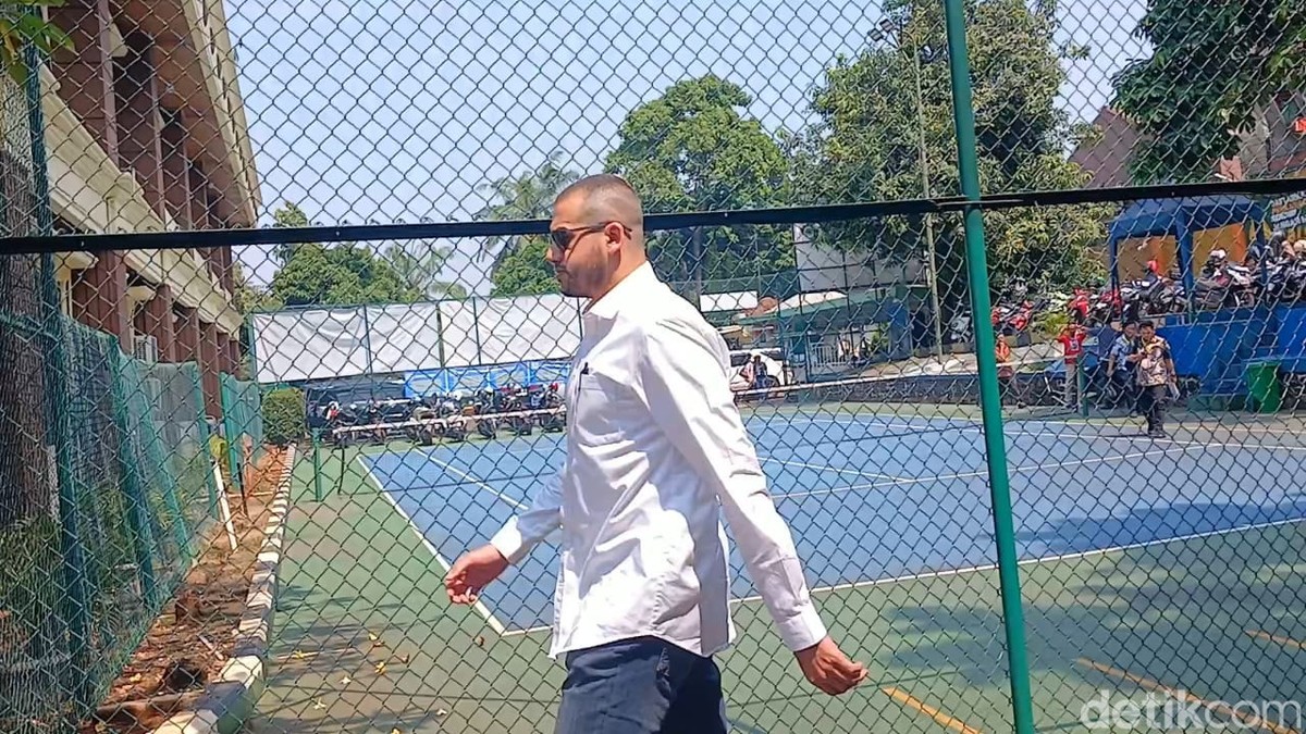 Ahmad Assegaf&comma; suami Tasya Farasya di Pengadilan Agama Jakarta Selatan&comma; Rabu &lpar;24&sol;9&sol;2025&rpar;&period;