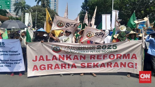 Demonstrasi Hari Tani Nasional di Jakarta berakhir pada pukul 18.30 WIB. Massa menuntut penyelesaian konflik agraria dan reforma agraria dari pemerintah.