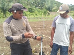 Inovasi Aiptu Arip Pelu Bikin Penyiraman Kincir Air untuk Petani Baubau Inovasi Aiptu Arip Pelu Bikin Penyiraman Kincir Air untuk Petani Baubau