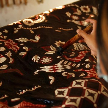 Kenapa Batik Identik dengan Warna Coklat? Ternyata Ini Makna dan Filosofinya