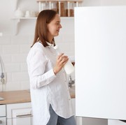 Jarang Diketahui, 5 Makanan dan Minuman yang Tidak Boleh Disimpan di Pintu Kulkas