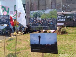Cara Beda Petani Demo di Depan DPR, Tampilkan Pameran Foto