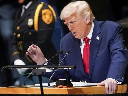 Trump Minta NATO Coret Keanggotaan Spanyol Gegara Perkara Ini