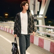 Get The Look: Airport Fashion Stylish dan Nyaman Bright Vachirawit