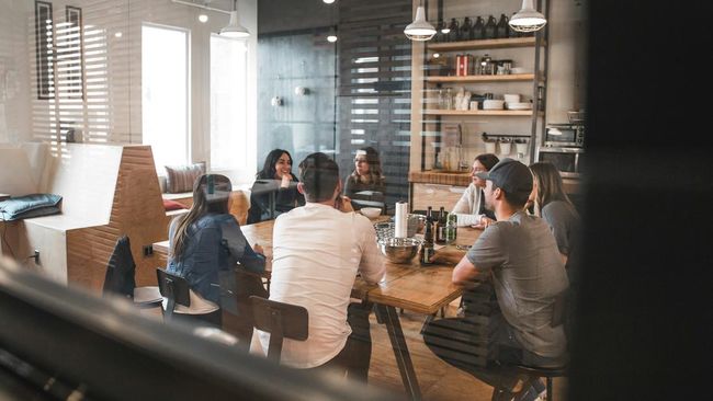 Fenomena Peliputan Sunyi: Kebiasaan Negatif Gen Z di Kantor
