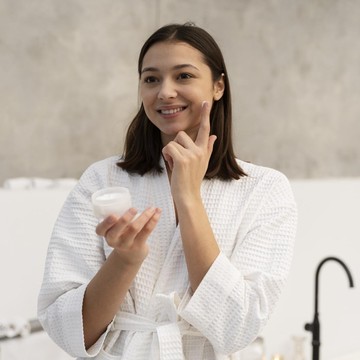 7 Kesalahan Umum Perawatan Kulit saat Musim Hujan yang Harus Dihindari