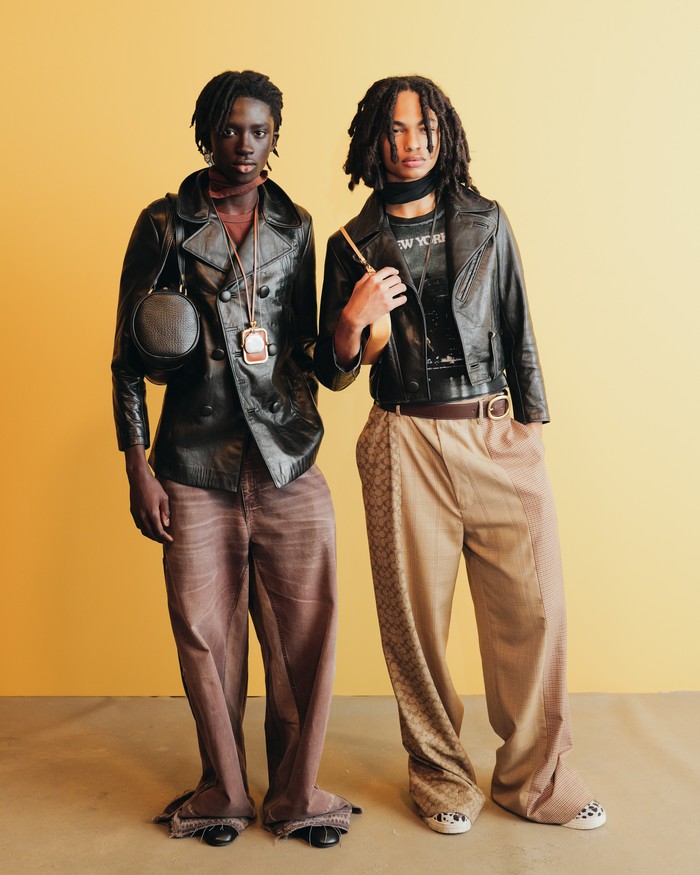 Koleksi Coach Spring/Summer 2026. Koleksi musim ini menghadirkan banyak material leather.