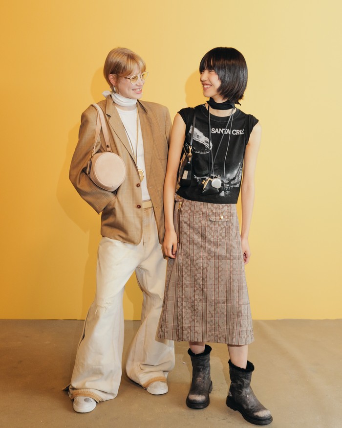 Koleksi Coach Spring/Summer 2026. Graphic tee yang menampilkan ikon Amerika tersedia dalam koleksi.