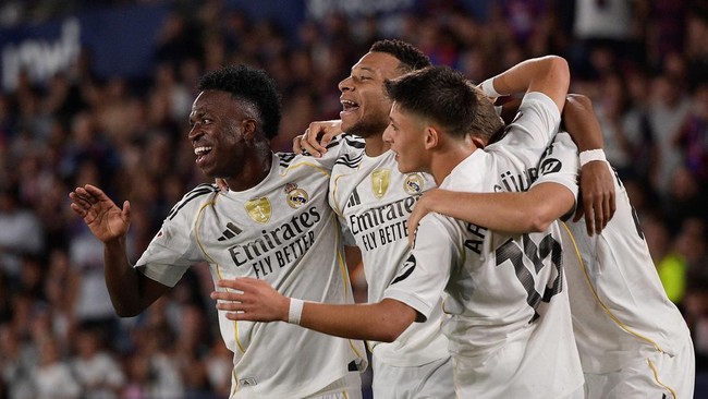 Real Madrid mengalahkan Levante 4-1 pada pekan keenam Liga Spanyol di Stadion Ciudad de Valencia, Rabu (24/9) dini hari WIB.