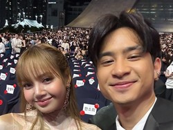 Devano Danendra Ketemu Lisa BLACKPINK, Iis Dahlia: Langsung Dikirim ke Grup Keluarga