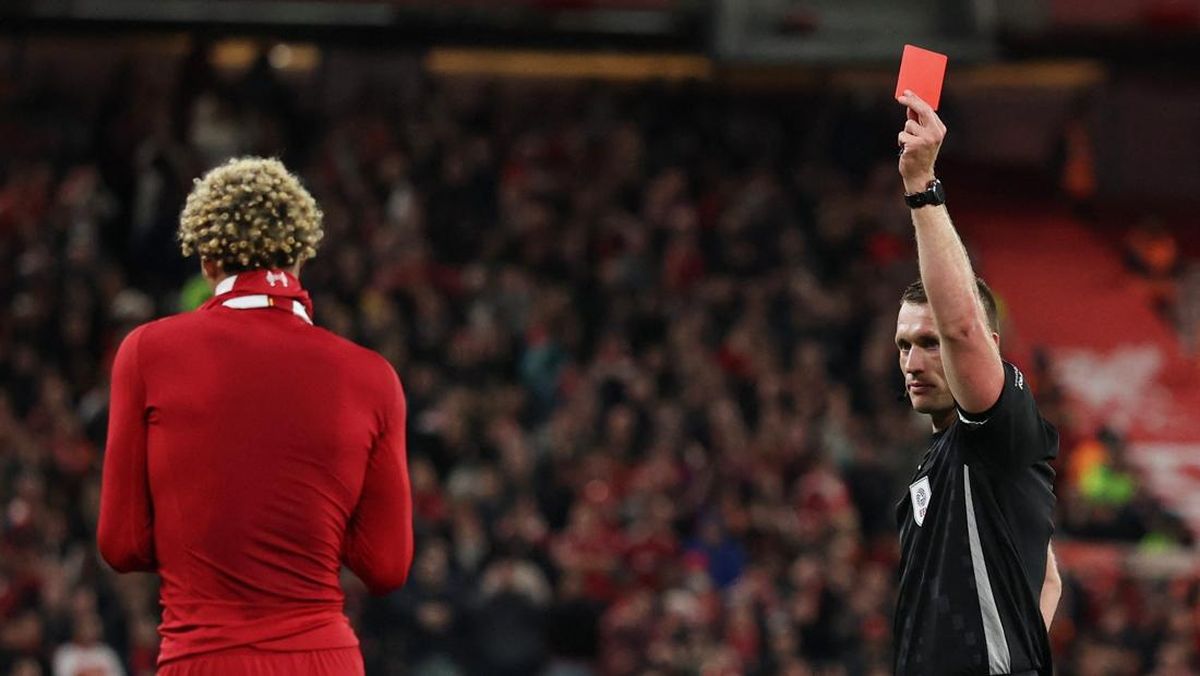 Liverpool Lolos, Selebrasi Buka Baju Ekitike Berujung Kartu Merah