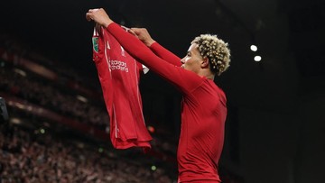 Berita Panas dari Dunia Sport CNN : Kronologi Kartu Merah Konyol Ekitike di Carabao Cup