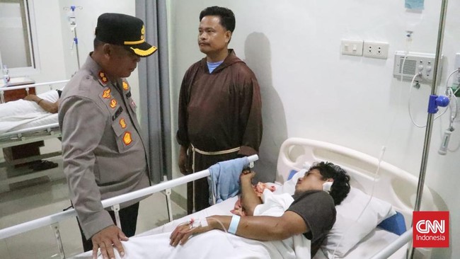 Puluhan masyarakat adat terluka dalam bentrokan dengan ratusan pekerja PT Toba Pulp Lestari (TPL) di Simalungun Sumut.