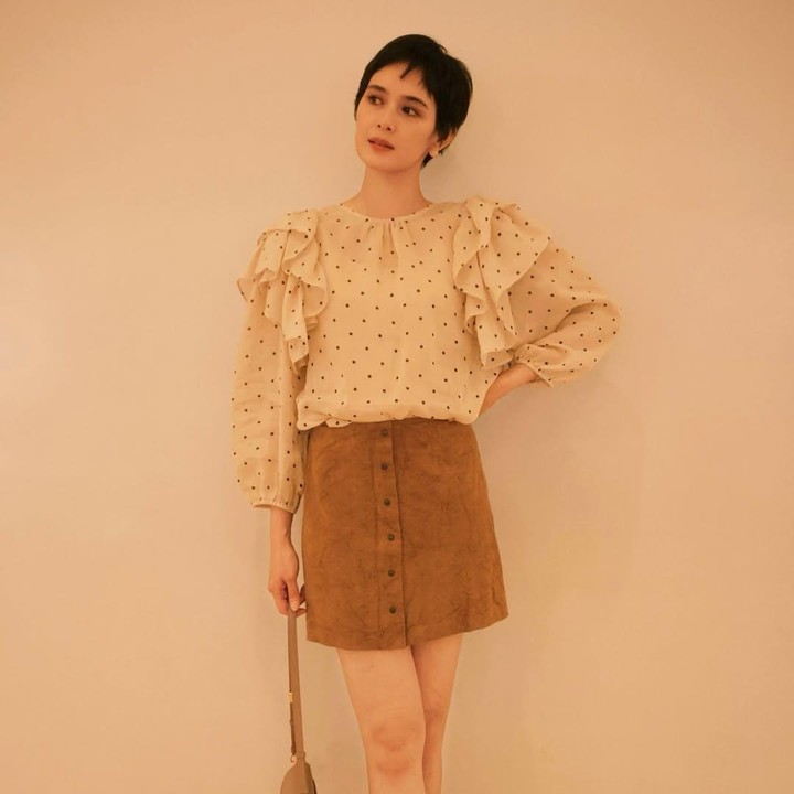 <p>Setelah resmi bercerai dari Fachri Albar, Renata masih aktif di media sosial. Ia kerap membagaikan aktivitasnya sebagai model. Dalam banyak kesempatan, perempuan 42 tahun ini sering membagikan potretnya saat menghadiri acara brand ternama. (Foto: Instagram @renata711)</p>
