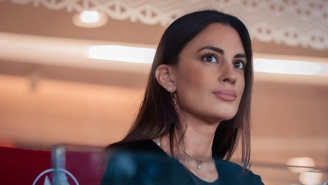 Petinggi FIFA Ornella Desiree Bellia klarifikasi terkait berita hoaks yang menyeret namanya terkait rangkap jabatan Erick Thohir sebagai Menpora dan Ketua PSSI.