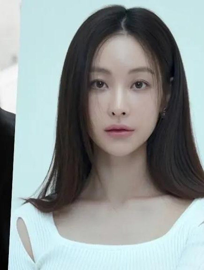 Diadaptasi dari webtoon populer, Positively Yours merupakan drama Korea komedi romantis tentang pria dan perempuan yang sama-sama telah berjanji untuk tidak menikah, namun keduanya justru terjebak dalam hubungan satu malam.