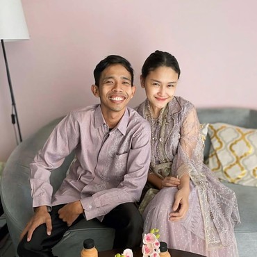 Bibir Anak Sampai Pecah Berdarah saat Lindungi Karen Hertatum dari KDRT Dede Sunandar