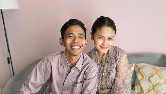 Bibir Anak Sampai Pecah Berdarah saat Lindungi Karen Hertatum dari KDRT Dede Sunandar