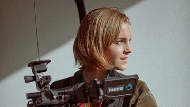 Emma Watson Nilai Standar Kecantikan Hollywood Tak Masuk Akal