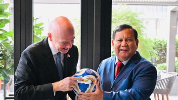 Berita Olahraga Terkini CNN Sport : Infantino usai Bertemu Prabowo: Bola Indonesia Berkembang Signifikan