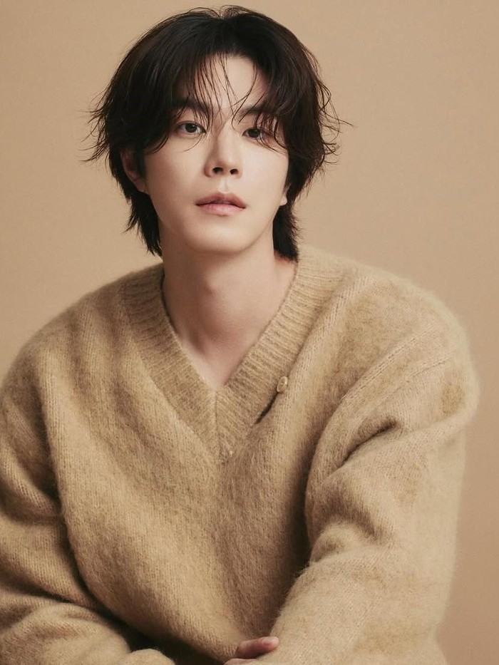 Hong Jong Hyun dikonfirmasi membintangi drama adaptasi Webtoon Positively Yours. Ia menggantikan aktor Yoon Ji On.