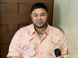 Ivan Gunawan Gelar Fashion Show Spesial untuk Survivor Kanker